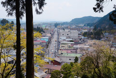 観音寺千手観音堂から見た日光街道